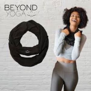 NWT Beyond Yoga Hidden Pocket Black Infinity Scarf $124.26